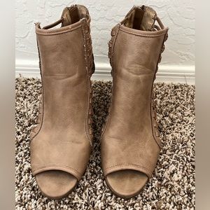Tan Rampage bootie. Size 6